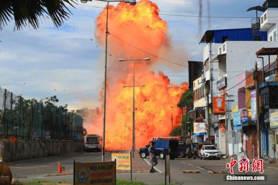当地时间2019年4月22日据外媒报道称，斯里兰卡又发生一起爆炸案。这是斯里兰卡自21日以来发生的第九起爆炸案。 图片来源：东方IC 