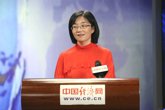 董秘李海霞 (中国经济网张相成/摄)经济日报-中国经济网北京8月31日讯