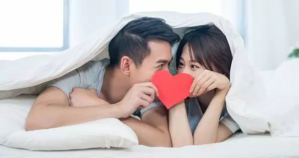 女友亲破男友耳膜,亲吻也有风险?