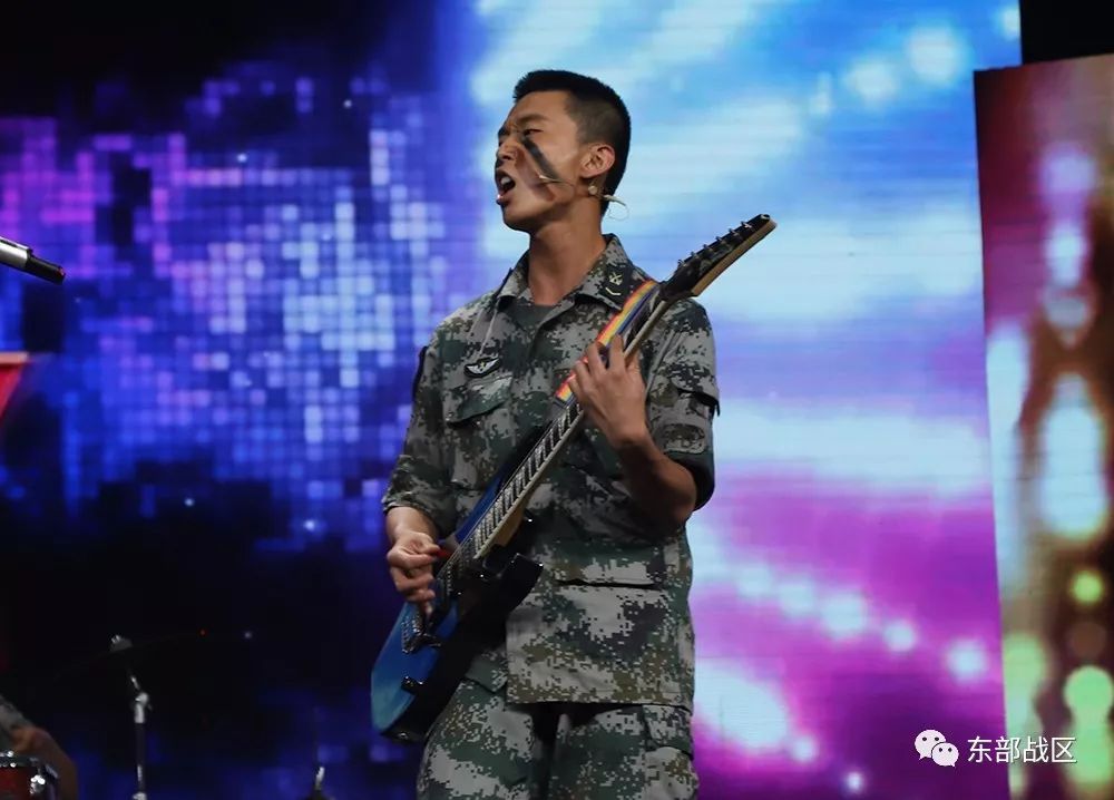 女排长带领6名战士用摇滚唱军歌如今登上央视舞台