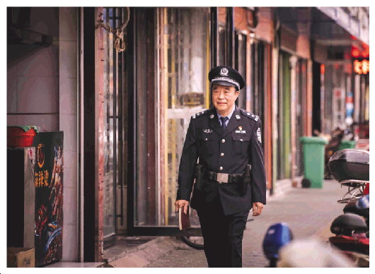 从警40载的老袁退休了