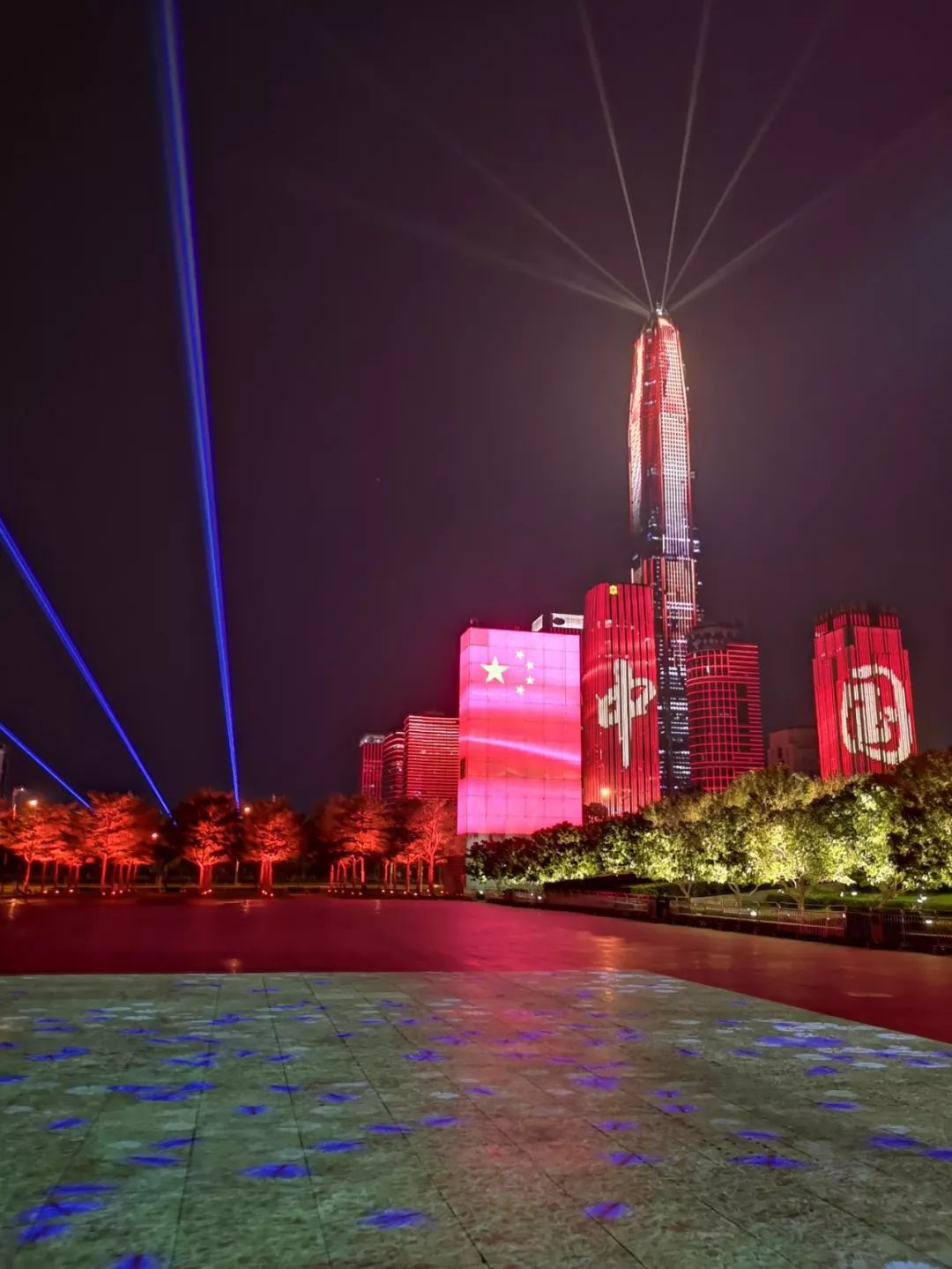 今晚正式上演的大型灯光秀,万众期待!独家美图"我爱你中国"先洗眼