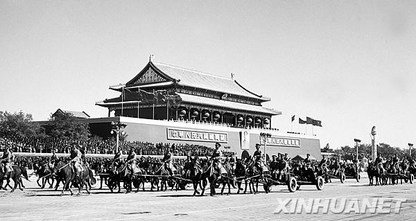 日本阅兵和中国阅兵对比