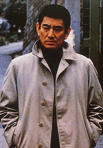 高仓健想哭就吹吹哨子想叫就放声痛哭丨夜问