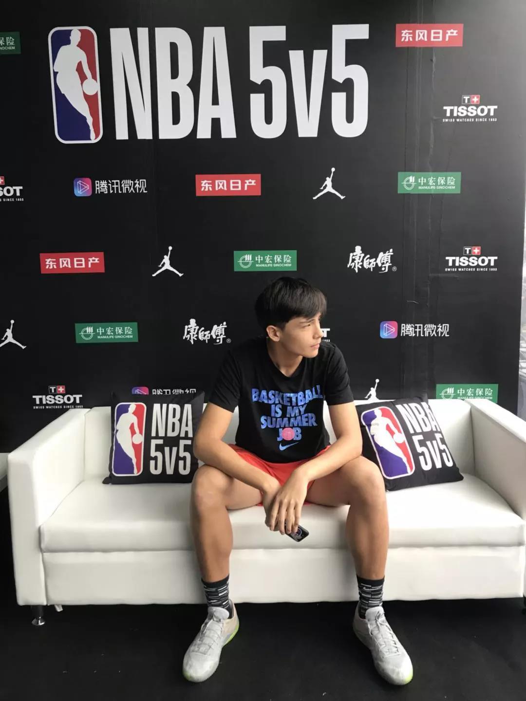 我不是巴特尔的儿子,我是巴恩泽!这个16岁身高1米98的少年突然就火了