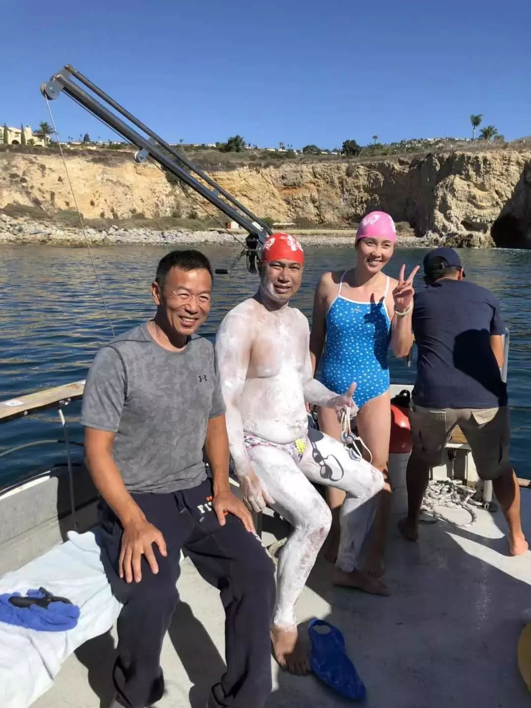 东莞名将陈苏伟再创传奇,成功横渡美国卡特琳娜海峡