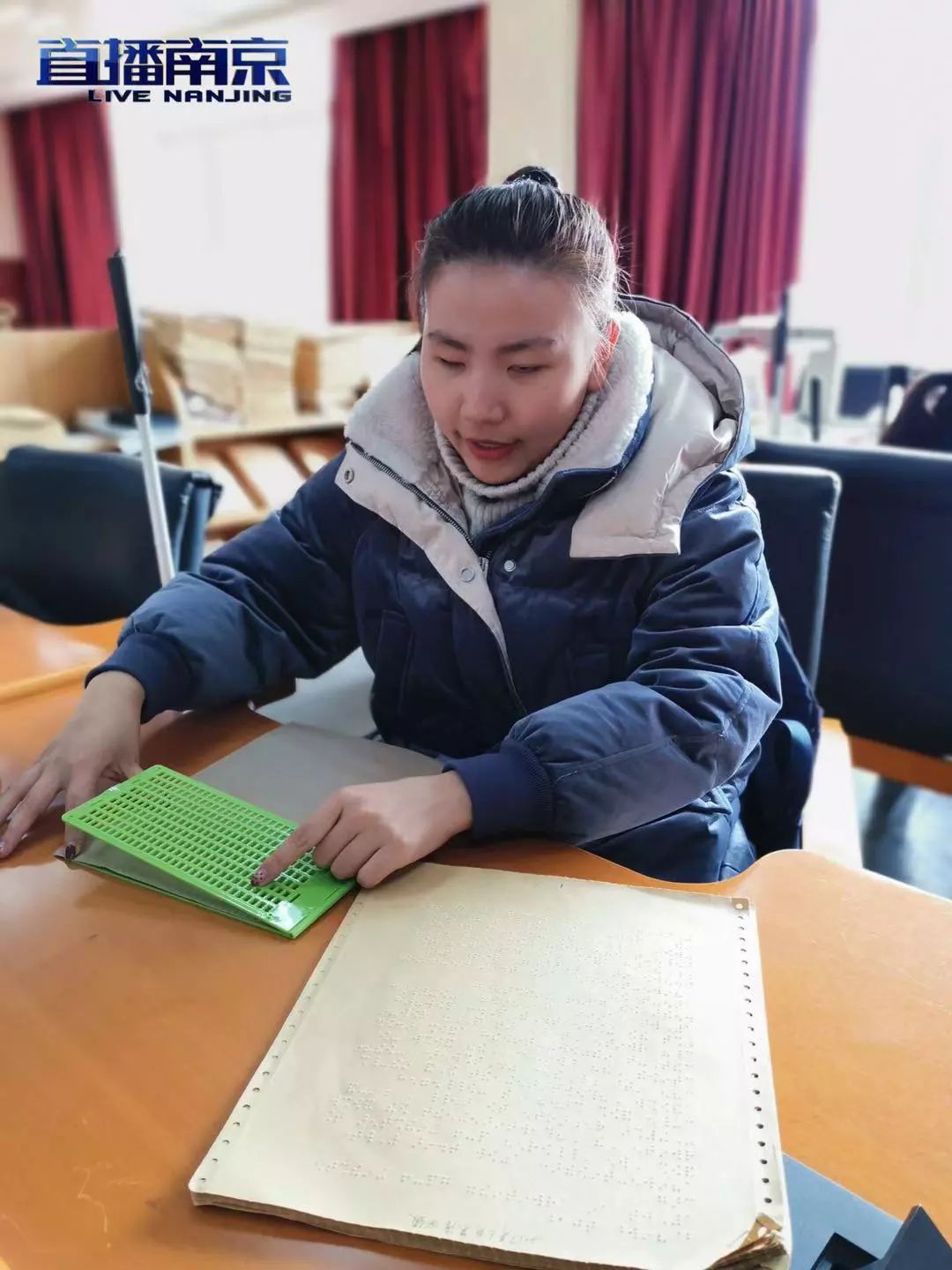 江苏两名盲人学生通过大学英语四级考试,网友