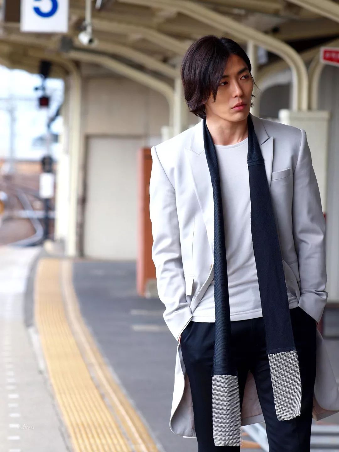 的爱豆本人"郑帝元"饰演之前芭姐给大家安利过一位韩国脸赞爱豆车银优