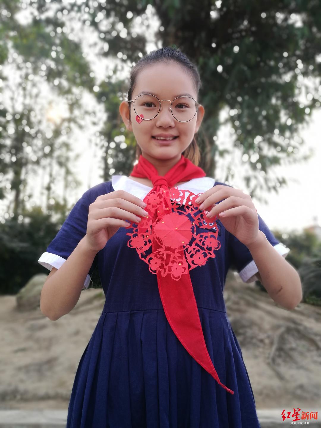 庆国庆,成都500名小学生剪出心中的中国梦|剪纸_新浪新闻