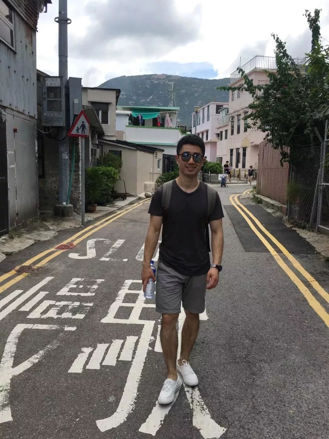 招聘20位老师19位是清北硕博,这所中学火了!