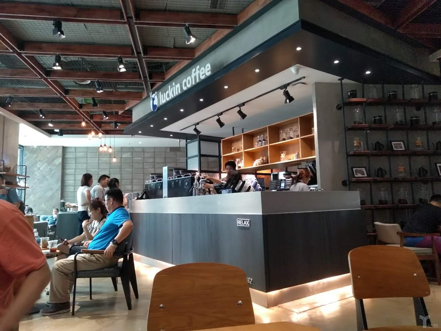 瑞幸已经开了800多家店,为什么你一家也看不见?