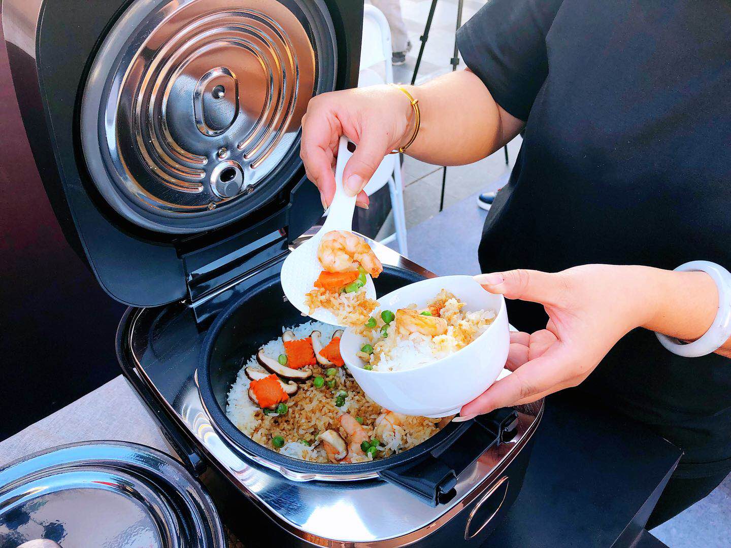 九阳珐琅铁釜电饭煲圈粉:不仅做饭好吃 颜值还惊艳