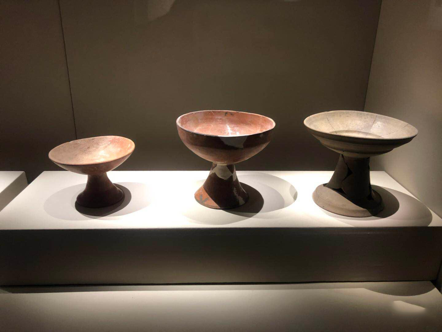 "考古新发现一山东焦家遗址出土文物展"开幕式在山东博物馆举行