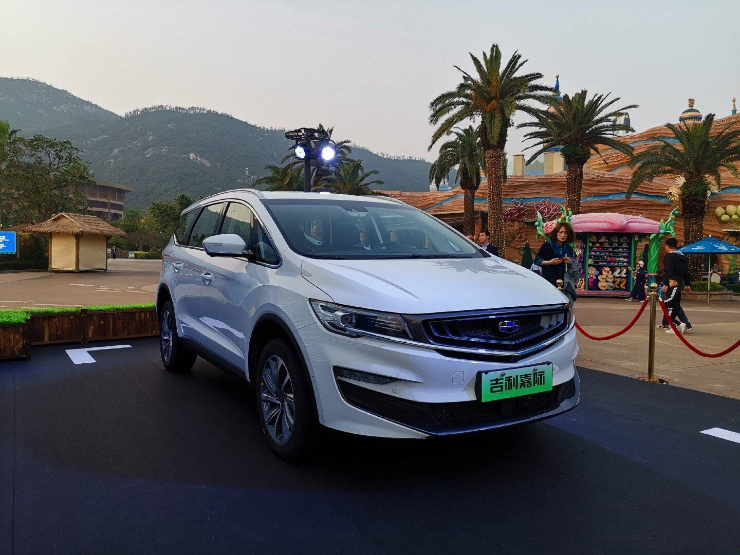 吉利首款MPV嘉际上市,补贴后售价9.98万元起