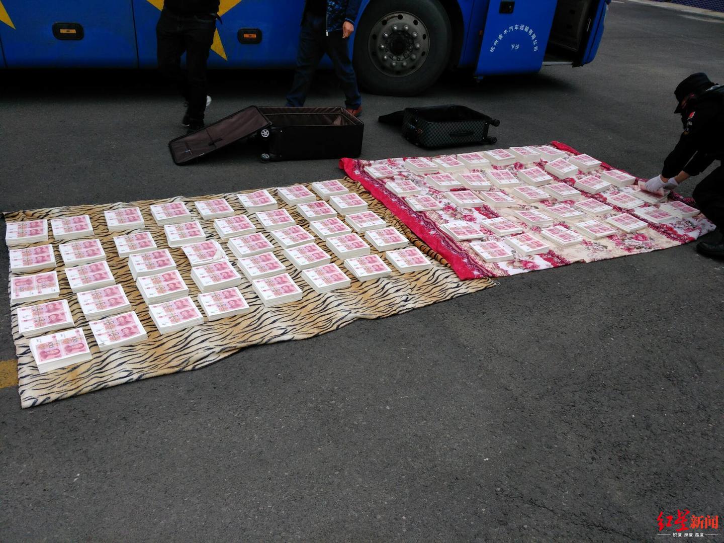 行李箱无人认领打开一看400万现金全是假币