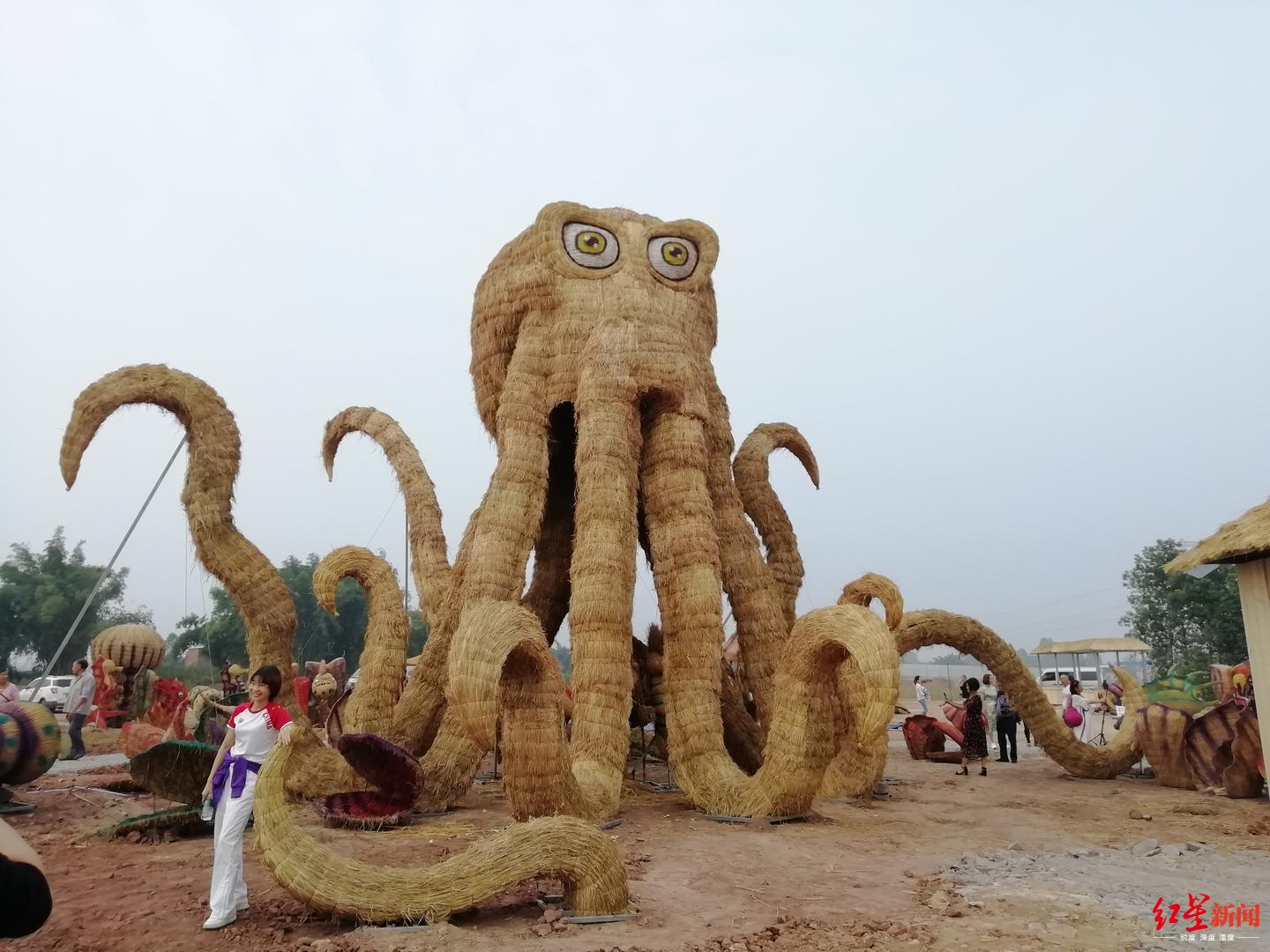 中国彩灯之乡·第三届草雕节开幕 万人同唱《我和我的祖国》休闲区蓝鸢梦想 - Www.slyday.coM 中国彩灯之乡·第三届草雕节开幕 万人同唱《我和我的祖国》休闲区蓝鸢梦想 - Www.slyday.coM