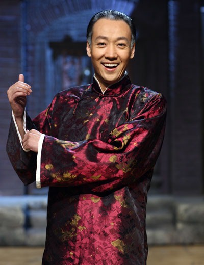 辛柏青 饰 冠晓荷实力男星辛柏青颠覆"儒雅书生"形象,入木三分地刻画