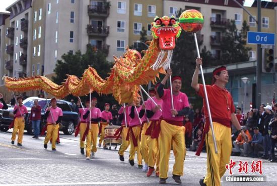 第120届金龙大游行热闹登场 洛杉矶各族裔共享“中国欢乐”