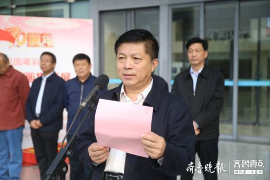 杨光军在讲话中指出,作为一所地方院校,学院自觉承担文化传承的重任