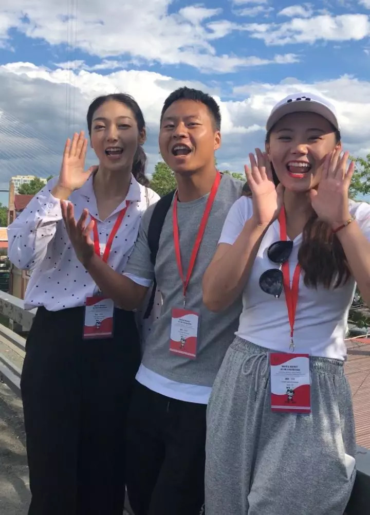 “我们回家了！”10年之后，重回俄罗斯的四川地震灾区孩子们难掩兴奋之情。新华社记者 饶力文 摄