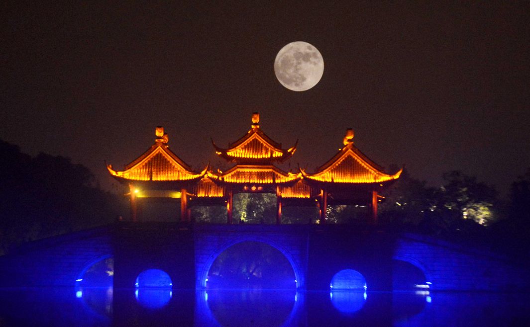 超级月亮来了足不出户赏扬州月景