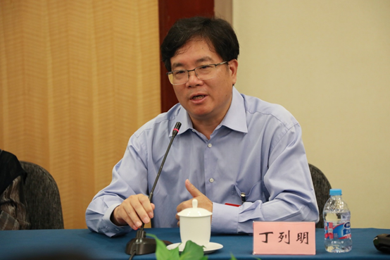 留美博士回国创业:成功研发肺癌靶向药 价格是进口药6成