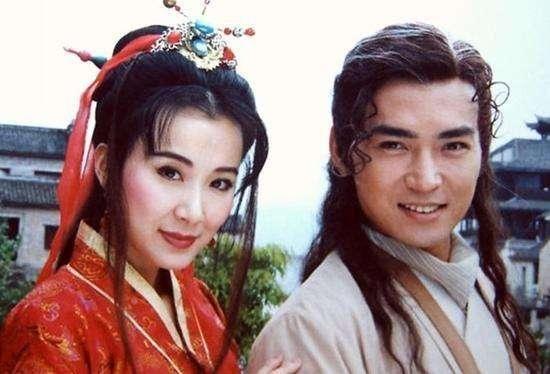 记得《小李飞刀》里的"龙小云"吗?女扮男装的她长大后好美啊