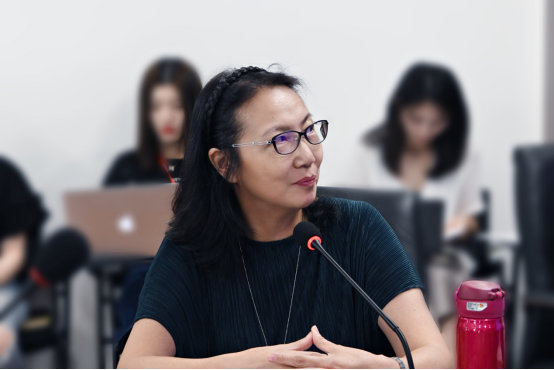 开学的第一课:五星红旗我为你自豪 今年《开学第一课》来得及时 北京大学新闻与传播学院副院长俞虹教授