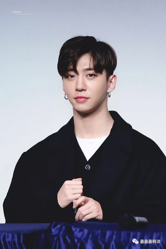 现在的他终于可以卸下重担做自己了…|方容国|重担|队长_新浪新闻