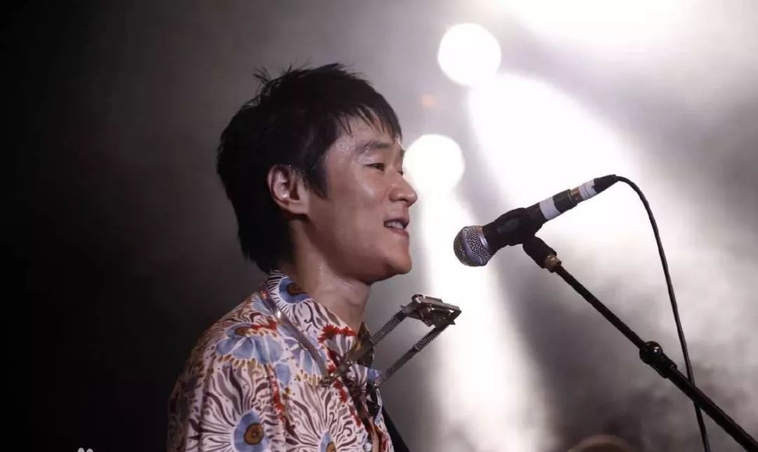 我很庆幸能陪他们走过那段光辉岁月|艾敬|刘卓辉|光辉岁月_新浪新闻