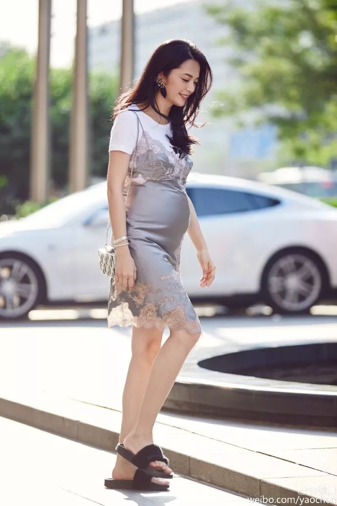 和美丽轻盈的明星孕妈之间的距离有多大看完你就懂了