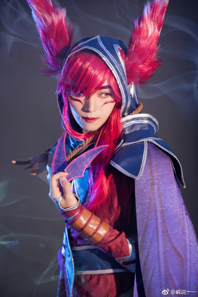 大长腿白到发亮,刮腿毛了吗?