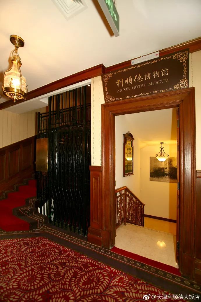 观摩画展,主题沙龙,非遗展示,还有24小时免费阅读区