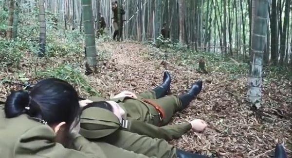 日俄战争奇特一幕: 战死的俄国兵皮靴被日军疯抢, 连女兵也不放过