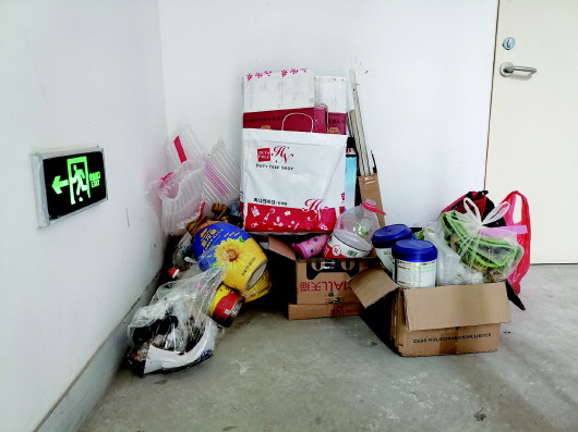 住了十几年,楼道杂物没清理过|杂物_新浪财经_新浪网
