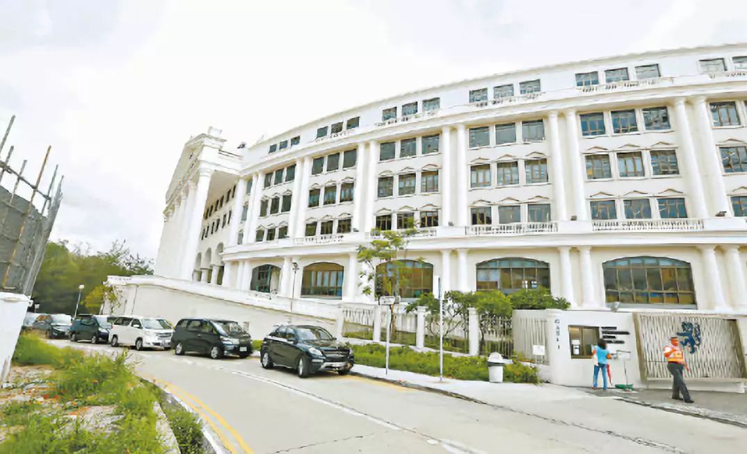 应对2047,这所香港"贵族学校"将用简体字教中文课