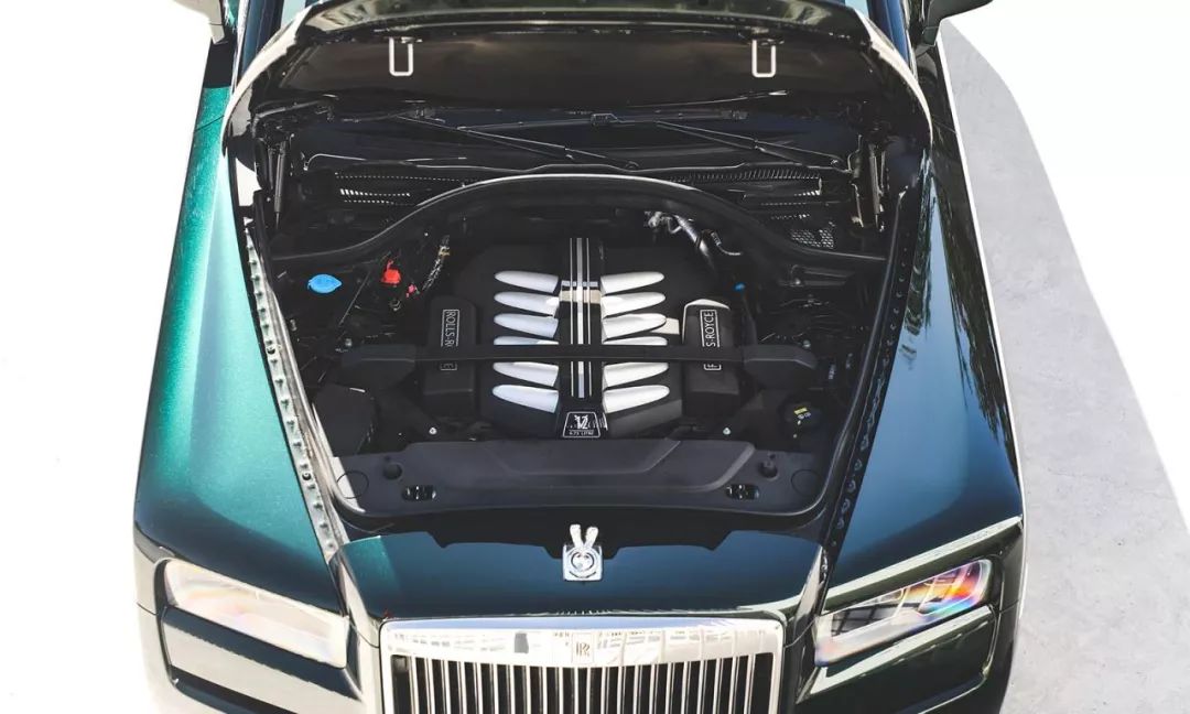 地球上最顶级的SUV，试完车整个人都飘了～～