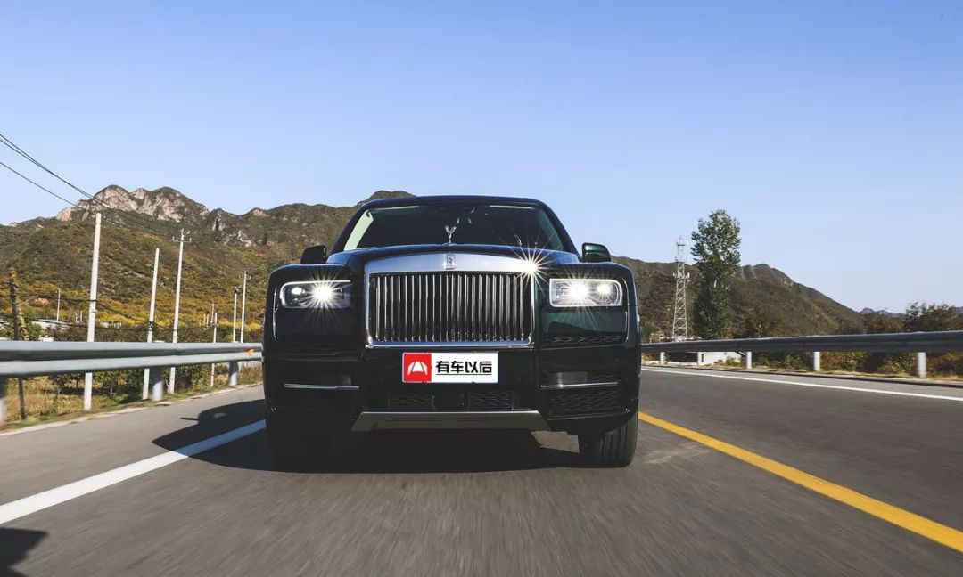 地球上最顶级的SUV，试完车整个人都飘了～～