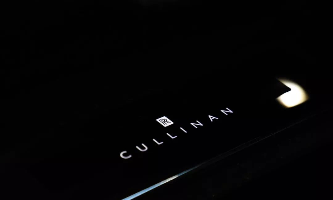 地球上最顶级的SUV，试完车整个人都飘了～～