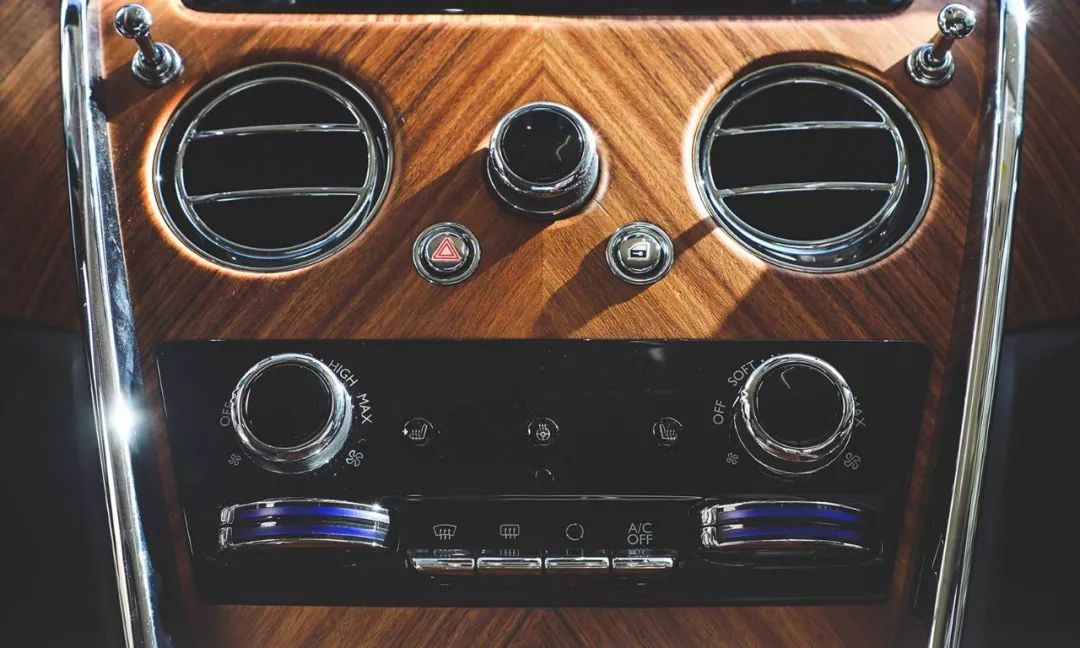 地球上最顶级的SUV，试完车整个人都飘了～～