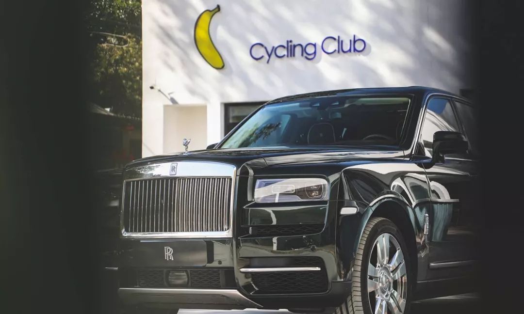 地球上最顶级的SUV，试完车整个人都飘了～～