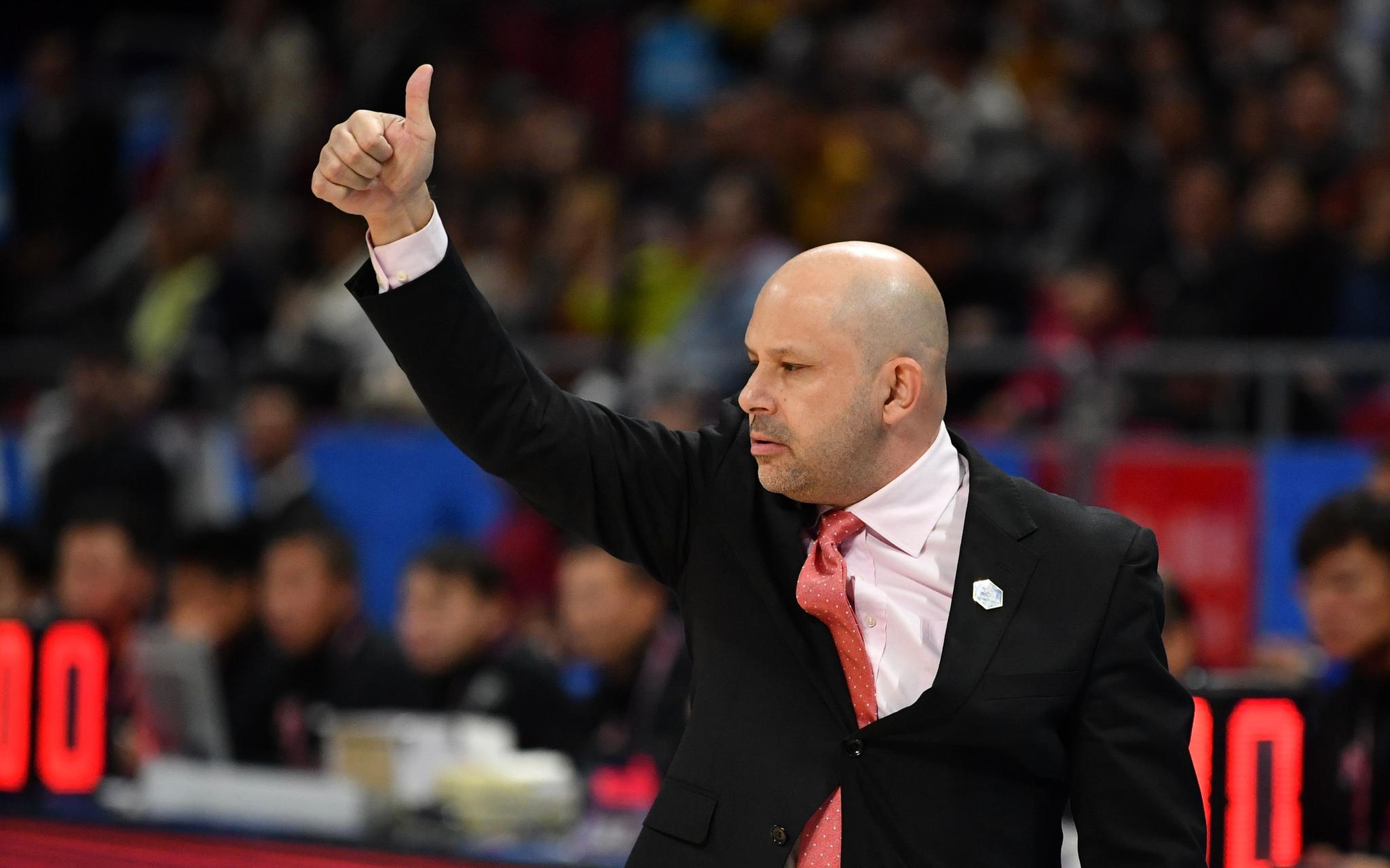 雅尼斯开场咆哮定胜局刘晓宇担心教练血压