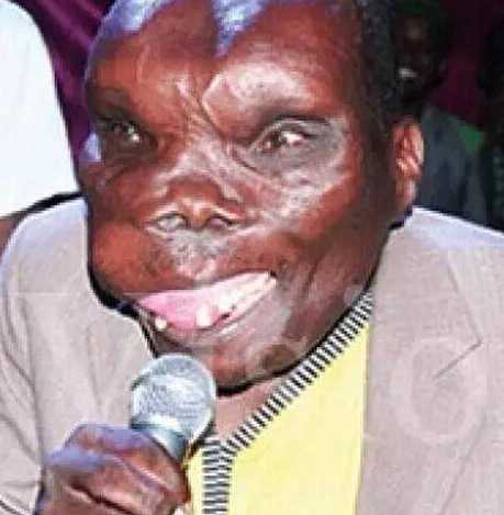 他被称为世界上最丑的男人最后成了歌手还娶了一位貌美的妻子