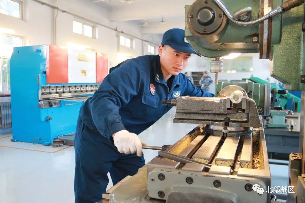 车钳铆焊工也是好水兵带你看海军航空修理兵的十八般武艺