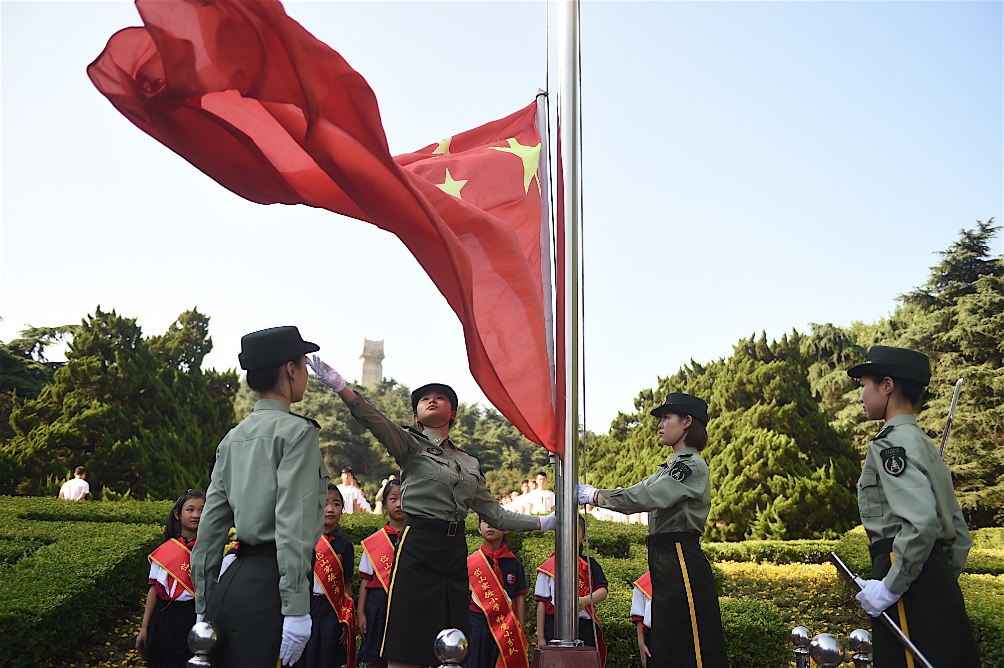 仪仗队女兵护旗手比赛图片