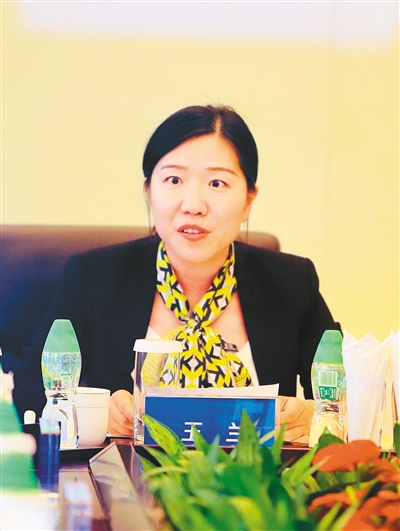 一,腾讯双创小镇 腾讯开放平台副总经理王兰,介绍了