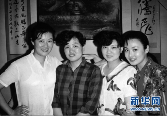 一生痴绝黄梅梦 戏里戏外皆传奇|黄梅|韩再芬_新浪新闻