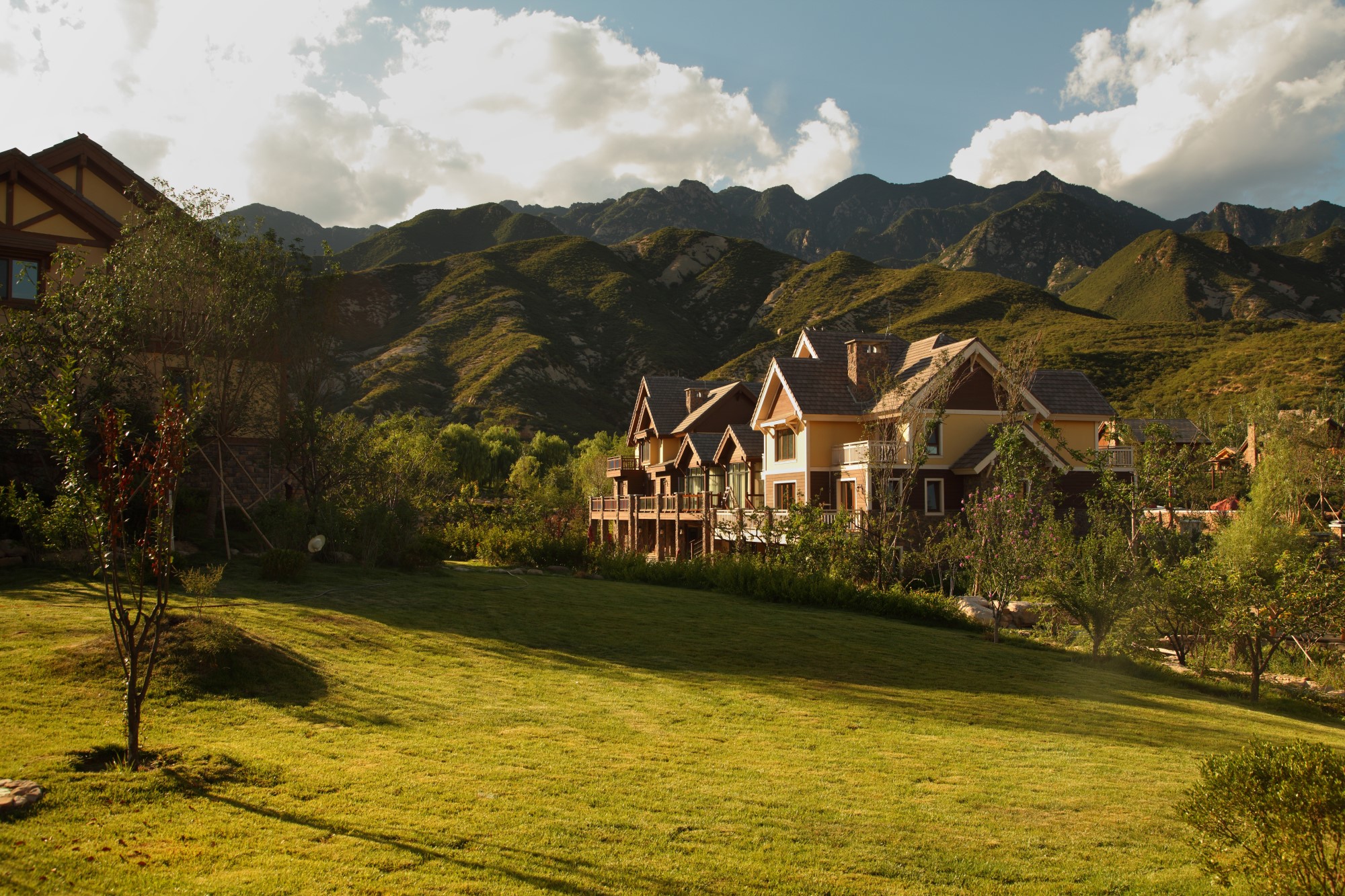 从麦哲伦到苹果:  比弗利·山颂如何重塑豪宅价值谱系