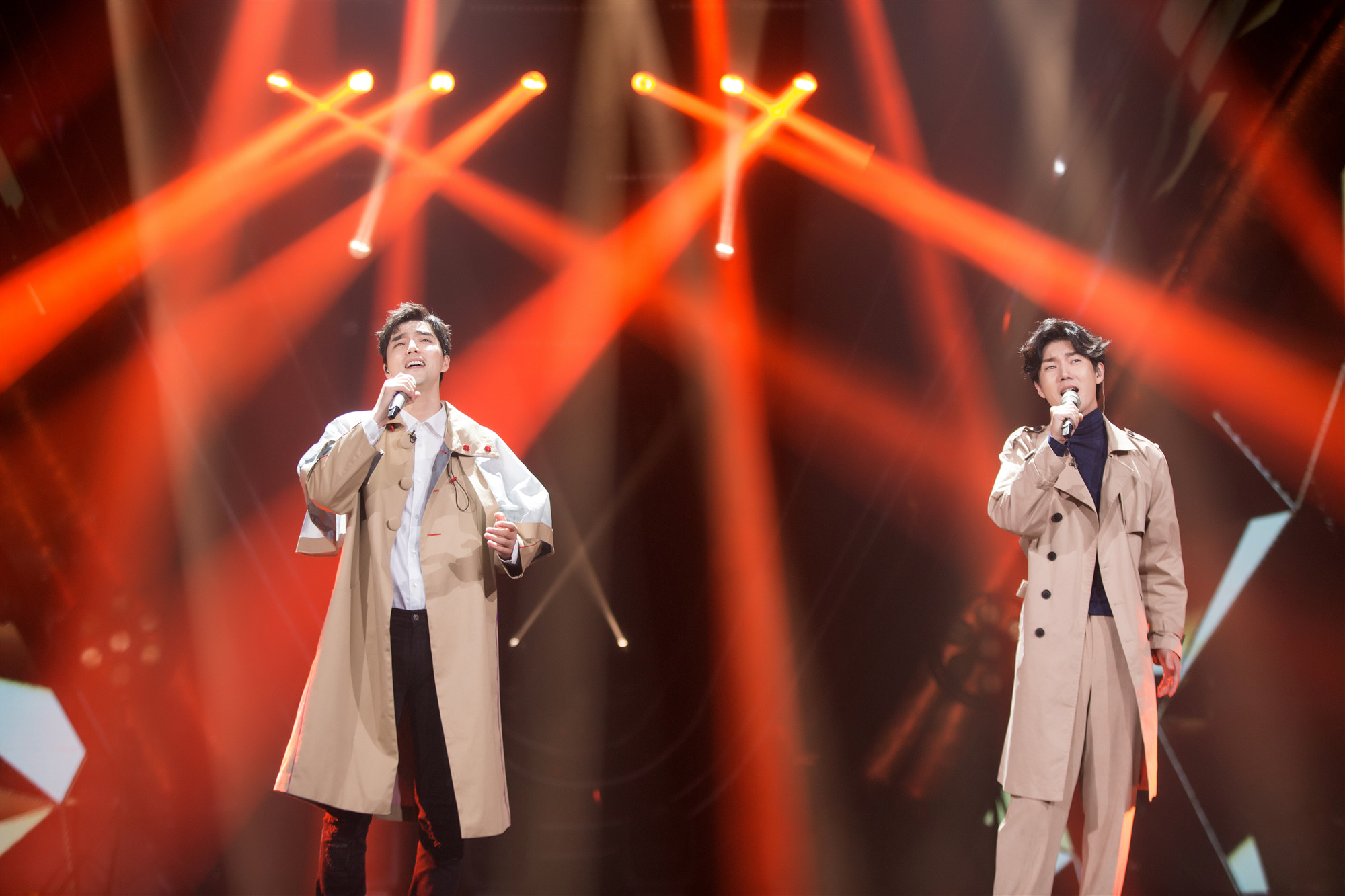 靠鲜肉作噱头声入人心的使命感呢