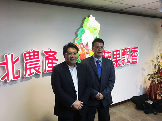 　新任的北农董事长黄向羣（左）、北农总经理翁震炘（右）。（图片来源：台湾《联合报》）